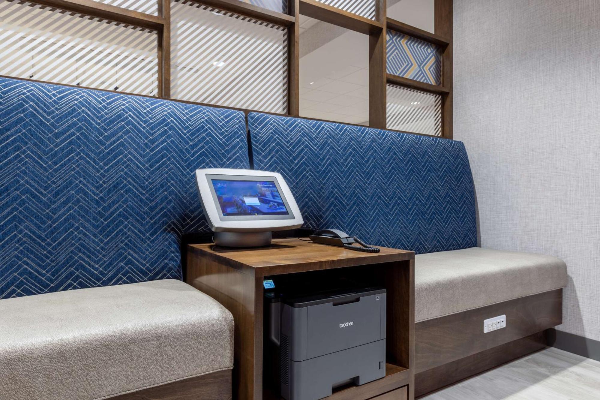 Hampton Inn Kansas City Southeast, Mo Экстерьер фото